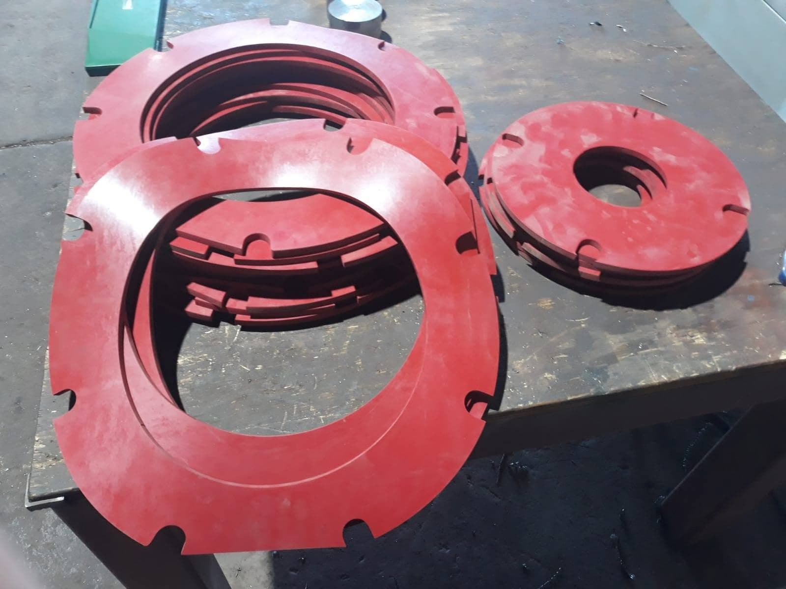 Waterjet-cut linatex